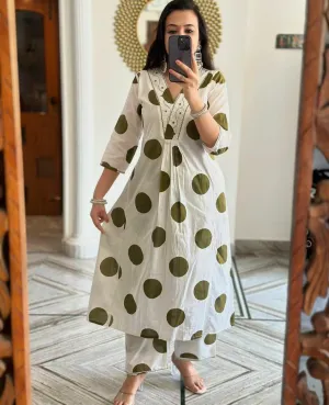 Green folka doat kurta with pant set