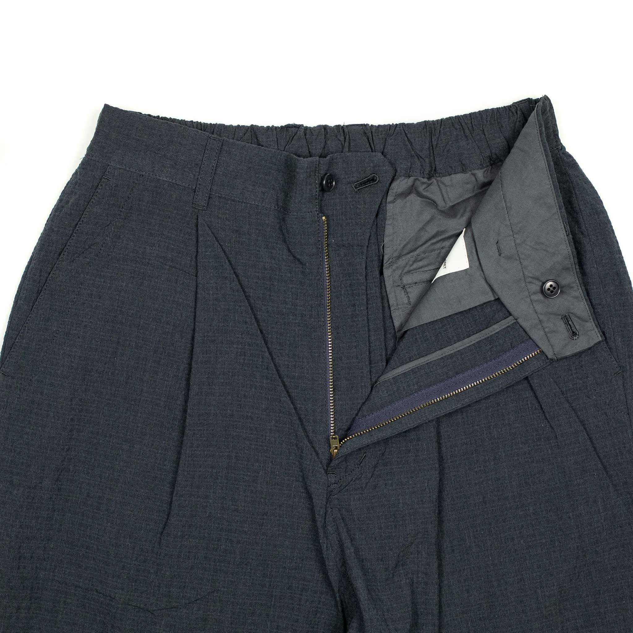 One-tuck easy pants in navy checked cotton seersucker
