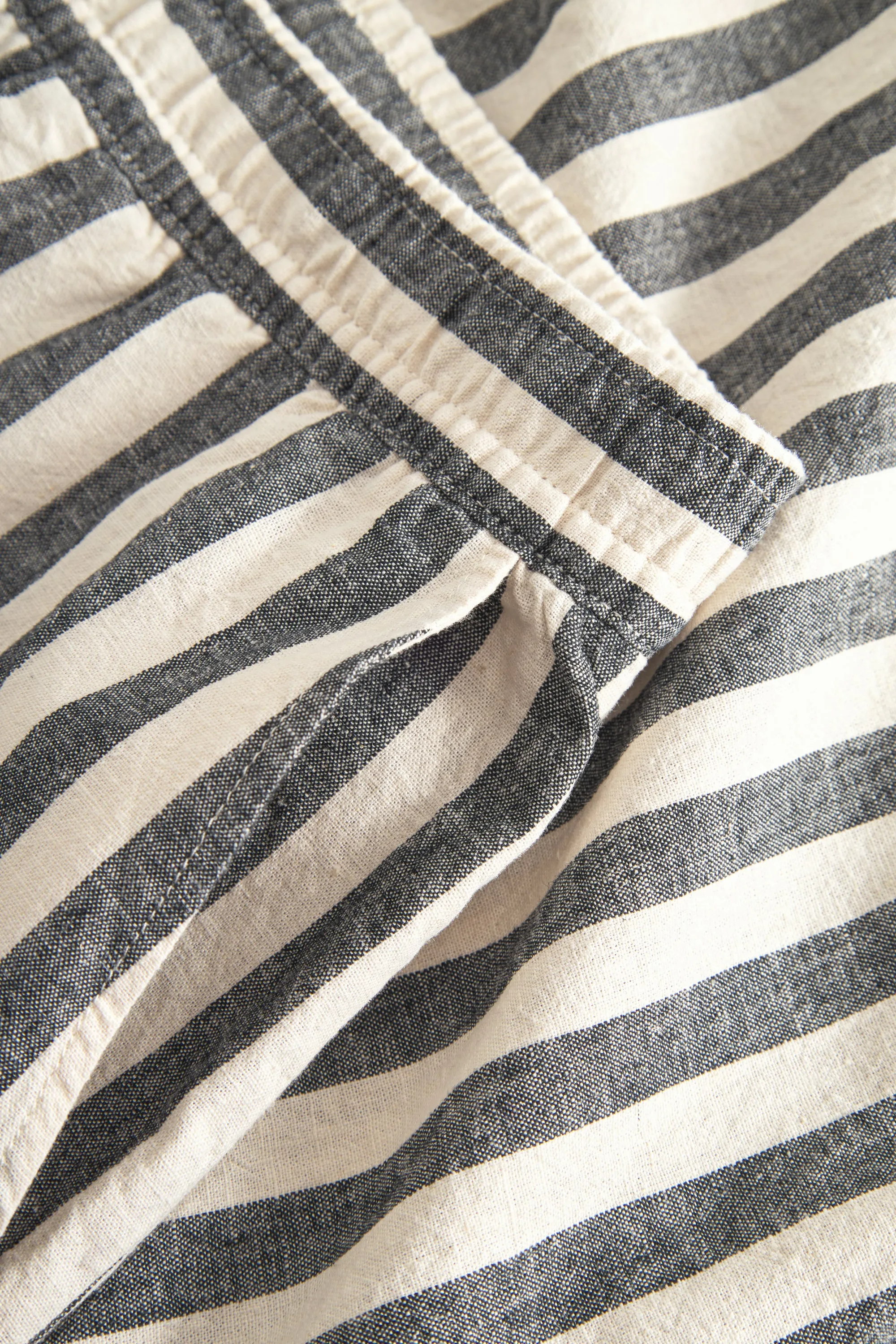 PANOS PATTERNED LINEN STRUCTURE - BEIGE / BLACK STRIPES